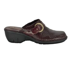 Clarks Artisan Collection Burgundy Leather Woven Clogs Buckle Mules Size 8M